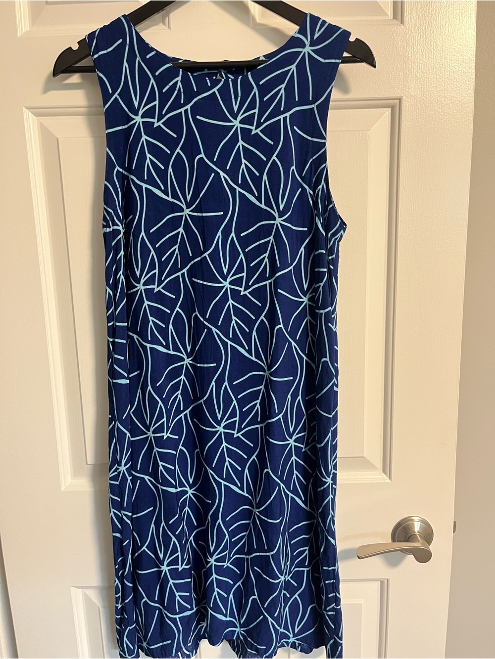 Sleeveless Blue Leaf Print Dress Size L/XL